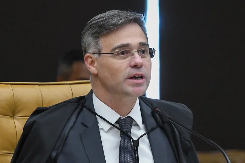 Mendonça restringe remoção de posts sobre Flávio Bolsonaro e Nossa Senhora Aparecida