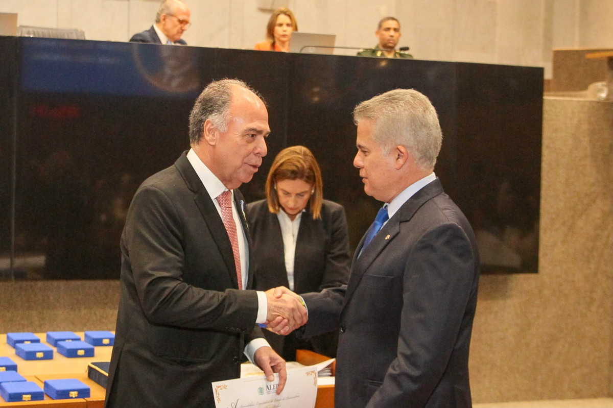 Fernando Bezerra Coelho é homenageado com a Medalha Joaquim Nabuco pela Alepe