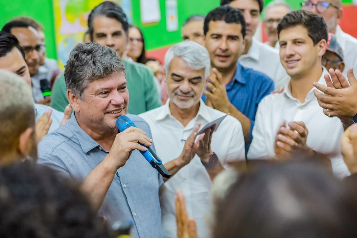Sileno destaca força da agricultura familiar em encontro com João Campos e sindicalistas rurais em Bezerros