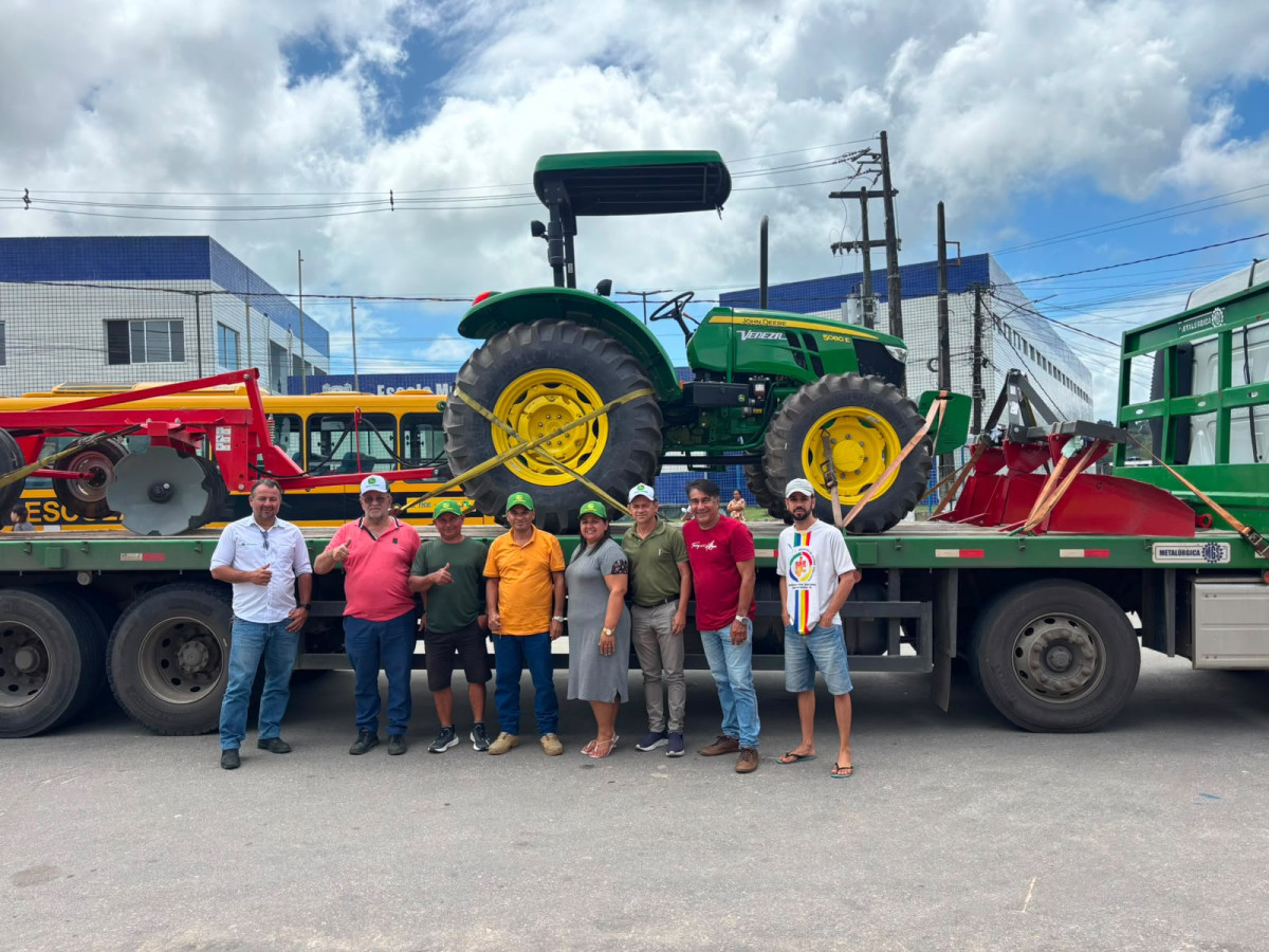 Deputado Joãozinho Tenório destina trator para fortalecer agricultura em Belém de Maria