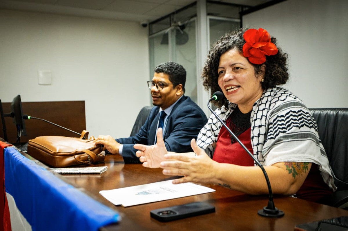 Assembleia Legislativa recebe embaixador de Cuba em reunião pública