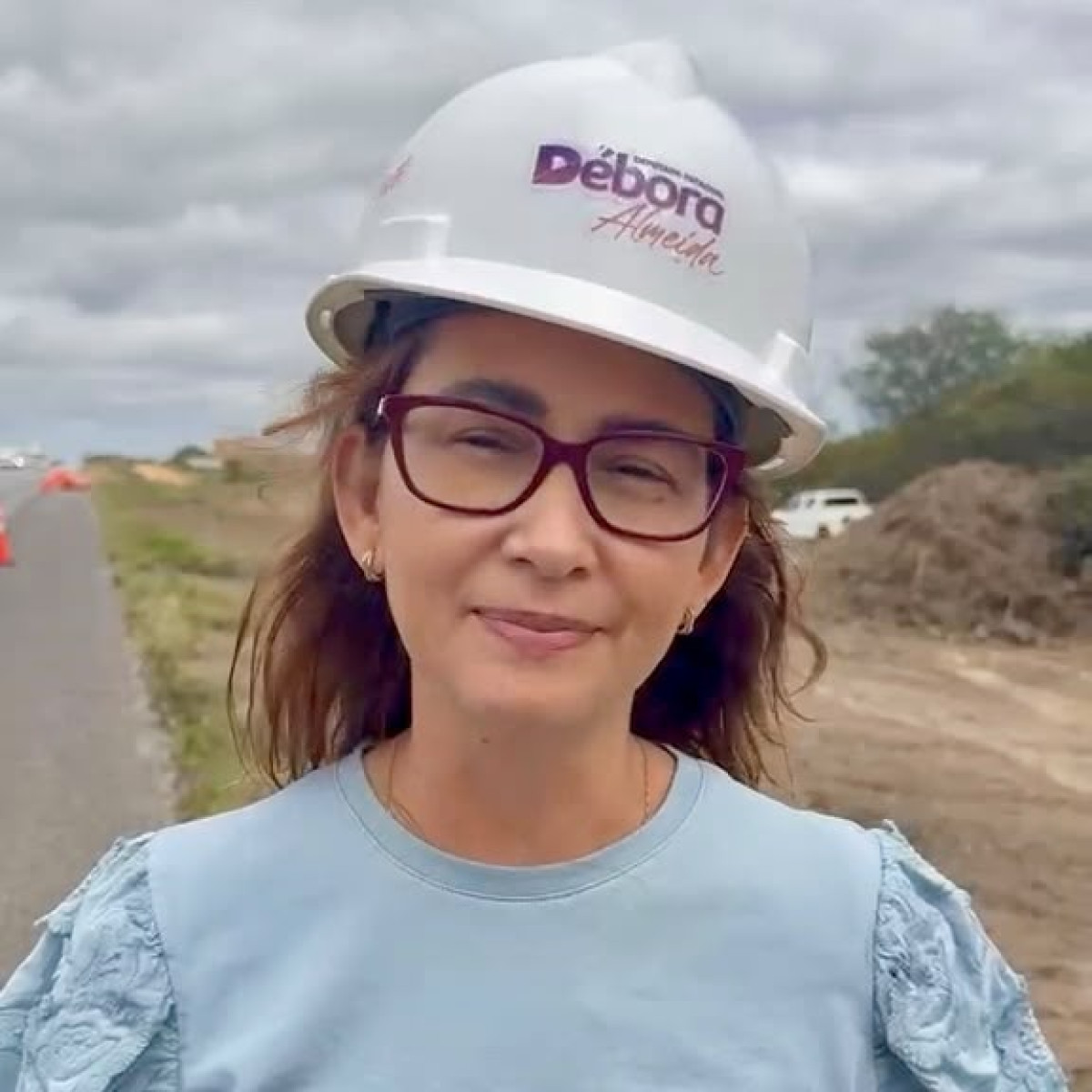 Débora Almeida fiscaliza obras na BR-232 e desmente fake news sobre duplicação no Agreste