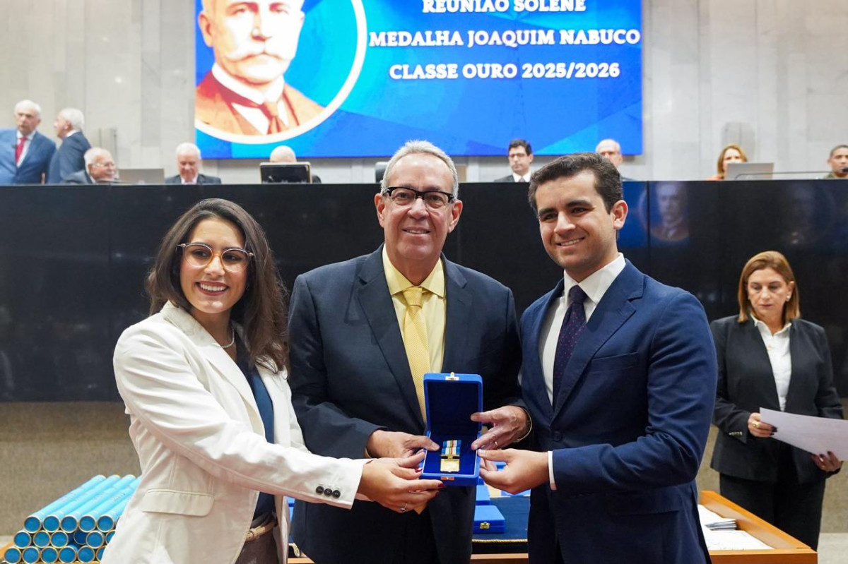 Alepe entrega Medalha Joaquim Nabuco a 33 personalidades e instituições 