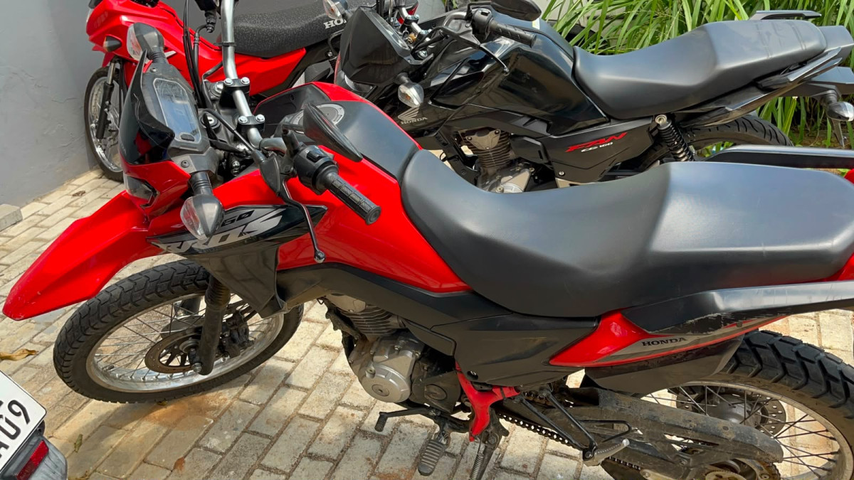 Guarda Civil recupera duas motos roubadas, apreende revólver e detém suspeito na zona rural de Taquaritinga do Norte