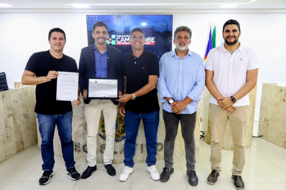 Léo Família toma posse como vereador na Câmara de Camaragibe após mudança no Legislativo