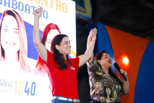 Maria Arraes e Aline Mariano comandam grande reunião com apoiadores em Jaboatão