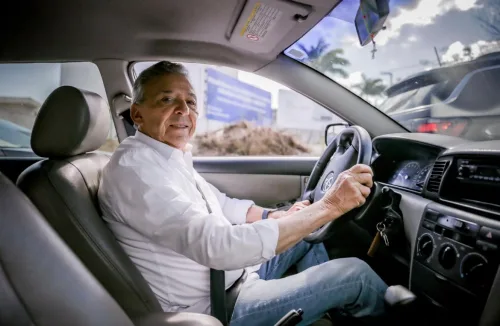 Zé Queiroz encerra campanha em Caruaru com grande carreata neste sábado