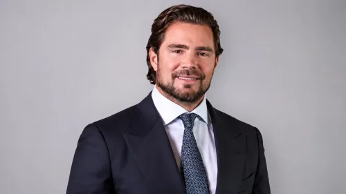 Prerrogativas aciona PF por suposta articulação de Vorcaro com campanha de Flávio