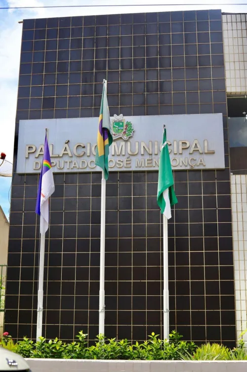 Prefeitura de Belo Jardim antecipa pagamento dos servidores efetivos e movimenta quase R$ 5,7 milhões na economia local