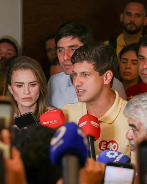 João Campos: "Quero agradecer pelos mais de 2,2 milhões de votos, um feito histórico para uma candidatura de oposição"
