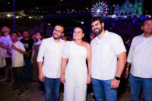 Em noite de adoração, nas comemorações pelo aniversário de Igarassu, César Ramos recebe Lula da Fonte