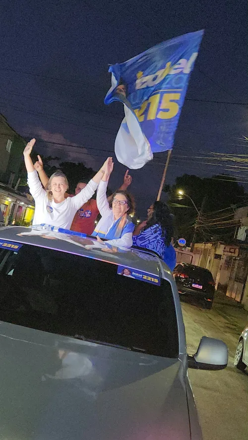 IZABEL URQUIZA ACELERA NA RETA FINAL, ENCERRA CAMPANHA COM MINI CARREATA EM OLINDA E PODE SURPREENDER NAS URNAS