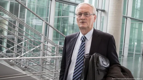Ex-chefe da inteligência alemã é preso por suspeita de tentativa de traição
