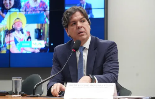 Ministério das Comunicações e BNDES investem R$ 73 milhões para levar internet de alta velocidade a bairros periféricos e favelas