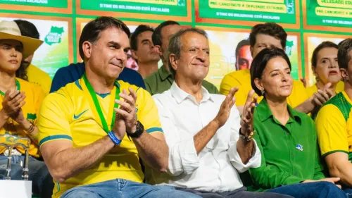 Flávio promete crédito e creches para vítimas de violência