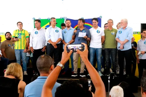 “PT tem fábrica de fake news e aposta na campanha do medo”, afirma Mendonça em encontro da direita em Pernambuco