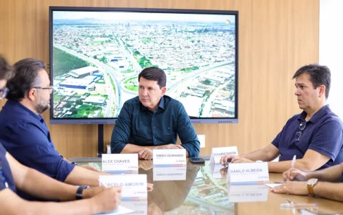 Prefeito Simão se reúne com diretores da Compesa e da Vita Sertão e pede urgência na normalização do abastecimento em Petrolina