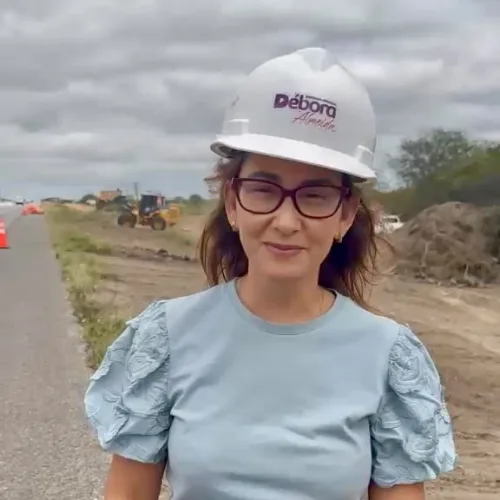 Débora Almeida comemora a recuperação de estradas estratégicas em PE