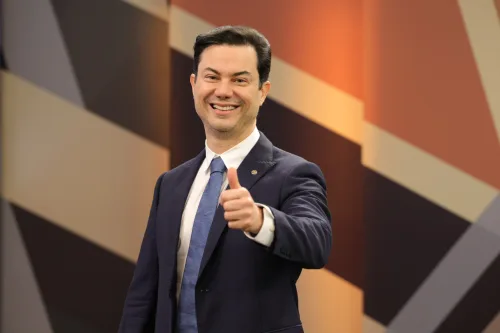 Clodoaldo Magalhães vota a favor de avanços para microempreendedores e celebra aprovação do fim da escala 6x1 no Senado