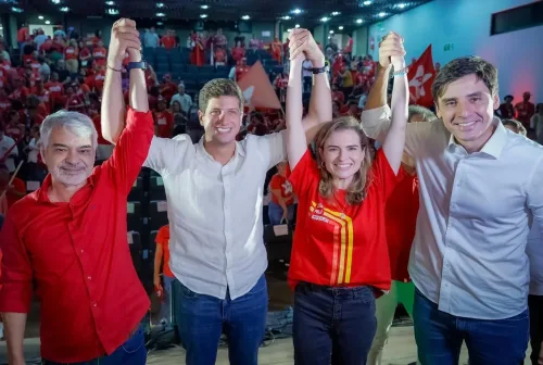 João Campos votará em escola estadual no Recife e acompanhará companheiros de chapa