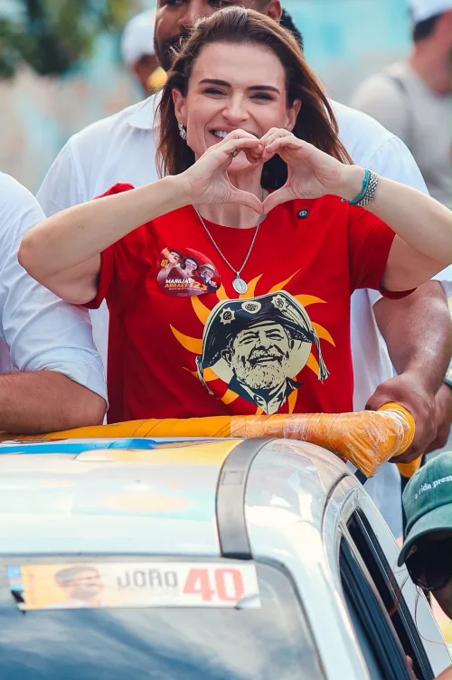 Marília Arraes encerra campanha nas ruas com força popular e unidade do time de Lula em Pernambuco