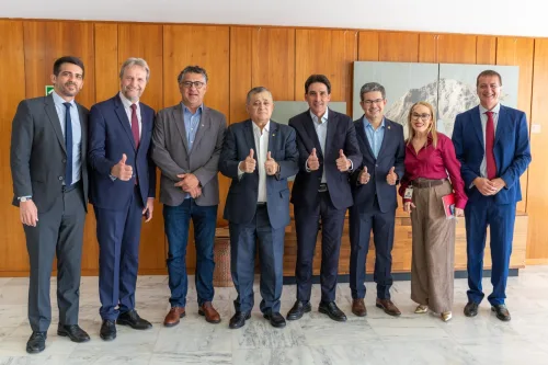 Líder da Maioria, Silvio Costa Filho reforça articulação no Congresso pelo fim da escala 6x1