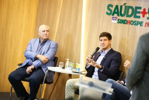 “Não adianta ter conversa com a saúde se não tiver planejamento e resultado”, afirma João Campos