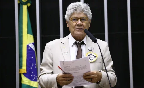 Chico Alencar diz que avanço da direita tornará política medíocre