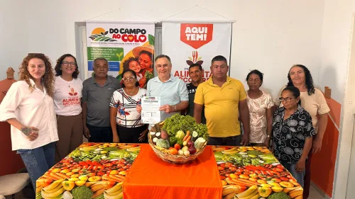 Zeca assina autorização para compra de alimentos da agricultura familiar em Arcoverde