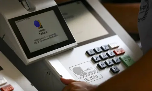 Defensores acompanham votação para identificar violência política e assédio