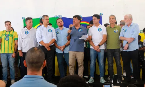 “PT tem fábrica de fake news e aposta na campanha do medo”, afirma Mendonça em encontro da direita em Pernambuco