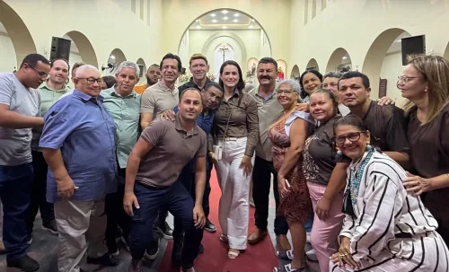 Juliana de Chaparral volta a Santa Maria do Cambucá após vitória eleitoral e prestigia festa da padroeira