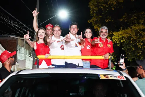 Em Serra Talhada, João Campos encerra sábado de campanha com mobilização em sete municípios do Sertão do Pajeú