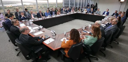 Presidente do TRE-PE participa de reunião com o presidente do TSE