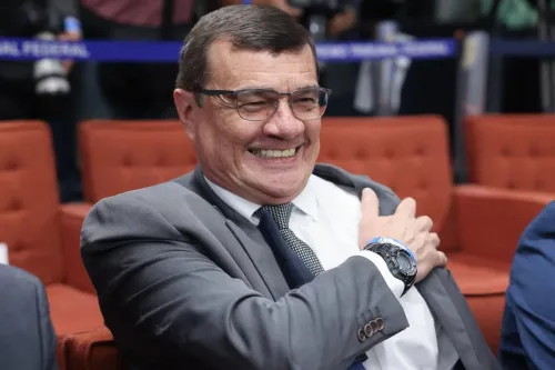 Moraes determina abatimento de pena de ex-ministro condenado por suposto golpe