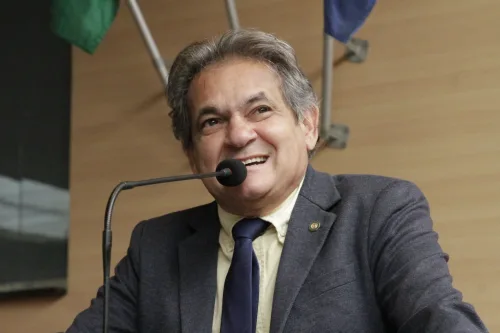 Chico Kiko volta a ocupar cadeira na Câmara Municipal do Recife como vereador titular 