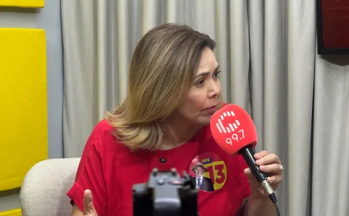 Em Caruaru, Liana Cirne alerta sobre proposta de tesouraço de Flávio Bolsonaro contra direitos sociais