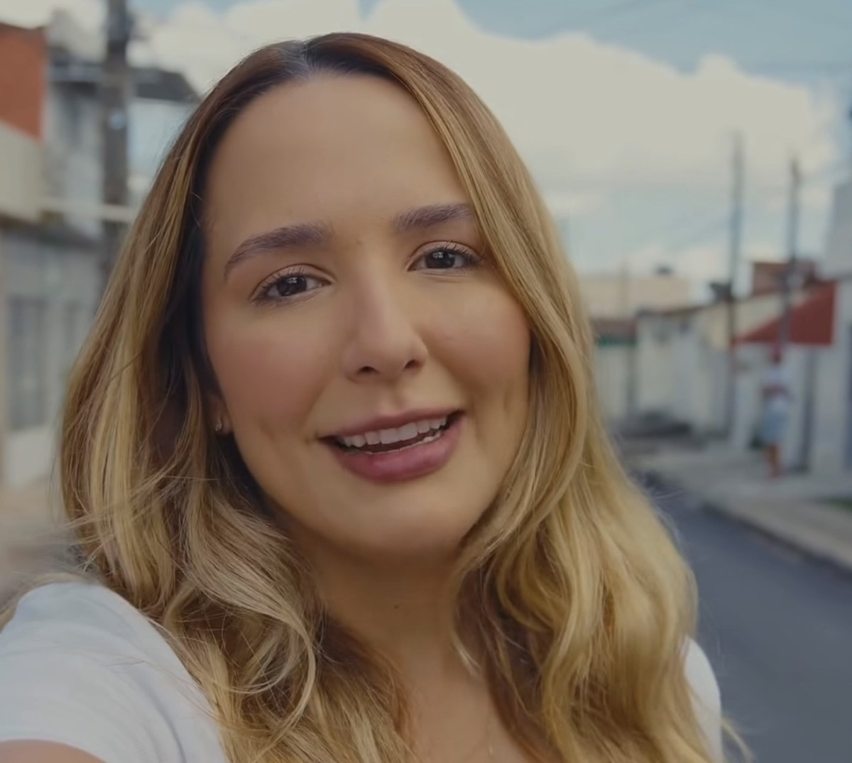 Eduarda Gouveia amplia pavimentação e leva asfalto a quatro ruas da Cohab 1