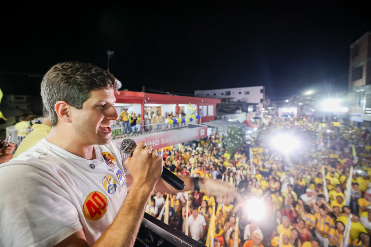 Campanha de João Campos ganha as ruas do Agreste em roteiro por oito cidades
