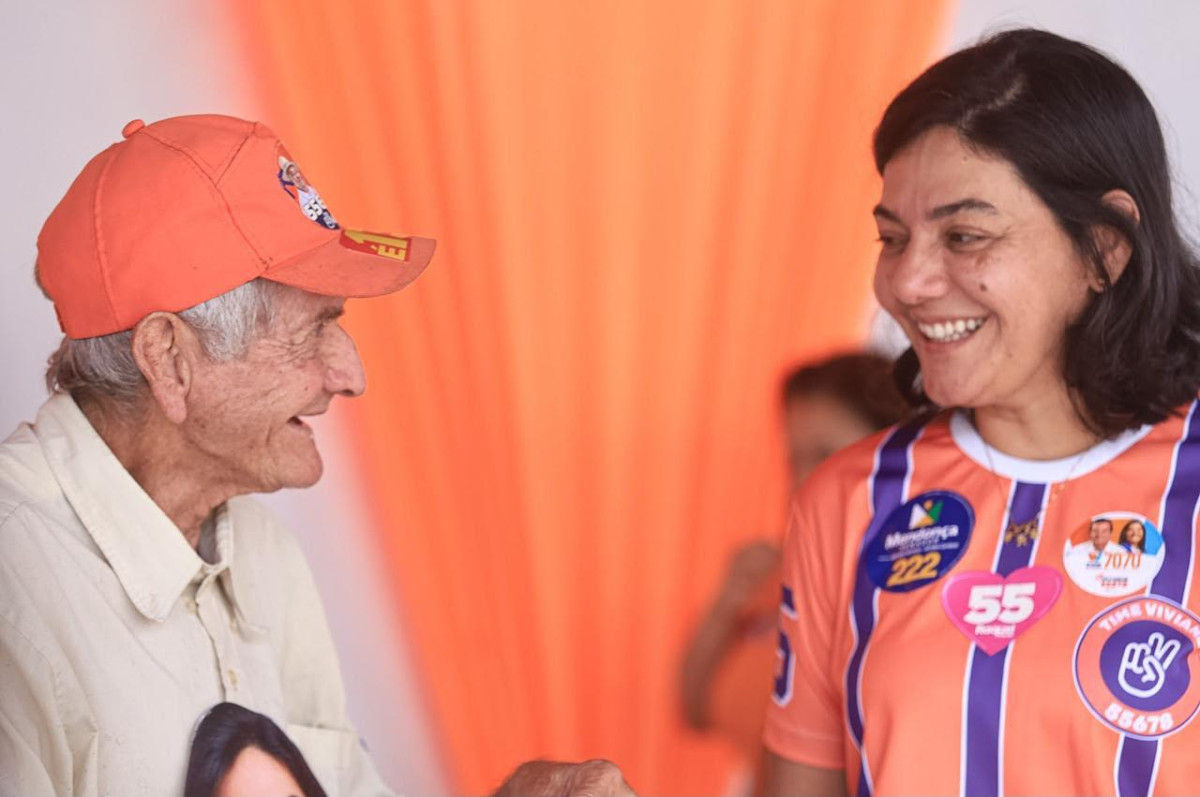 Viviane Facundes se reúne com turma da Boa Idade durante café da manhã no Prado