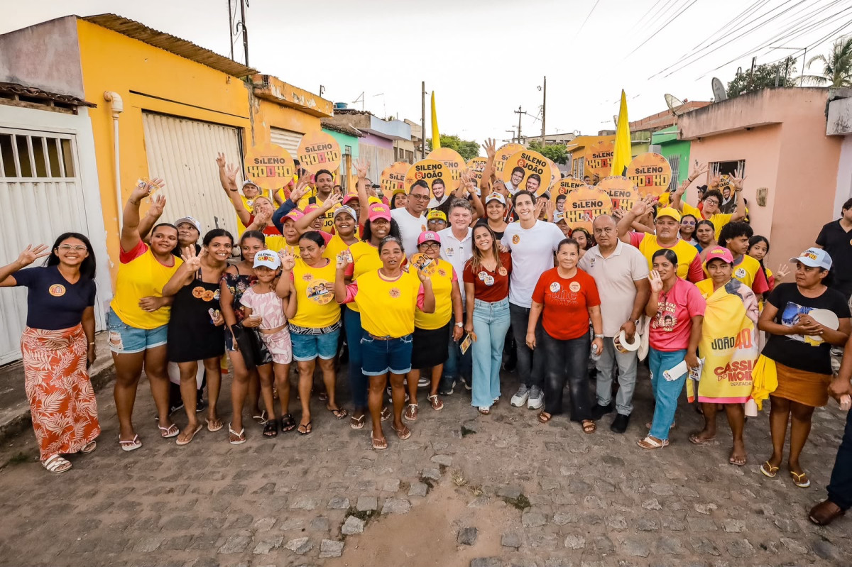 Com Zé Campos e Sileno Guedes, Cássia do Moinho realiza caminhada em Lagoa do Itaenga