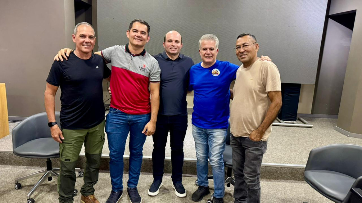 O defensor do Polo de Confecções: Edson Vieira participa de encontro com diretores do Moda Center