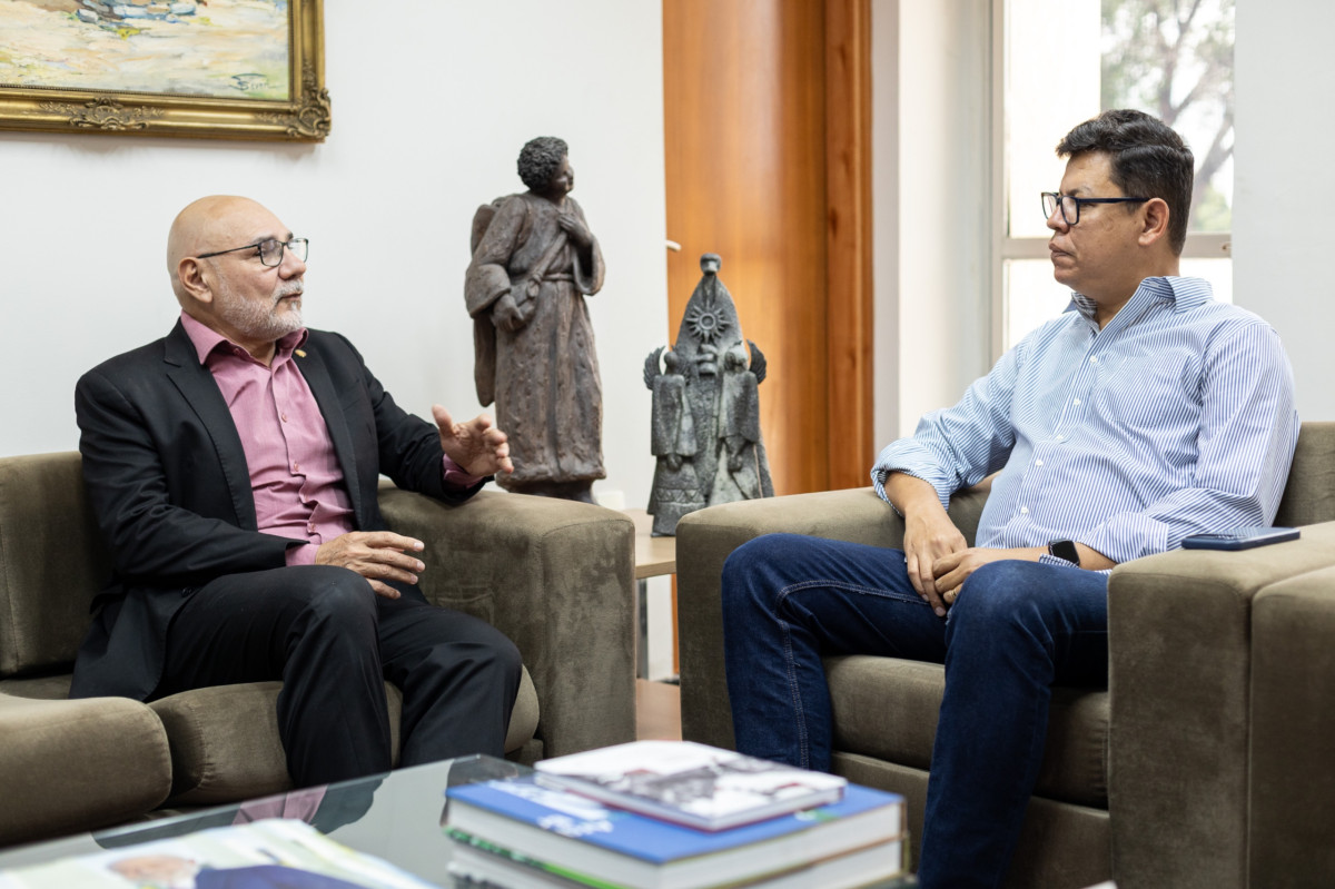 "Não podemos voltar ao passado", diz reitor da UFPE ao criticar propostas de Flávio Bolsonaro e Renan Santos na área da educação
