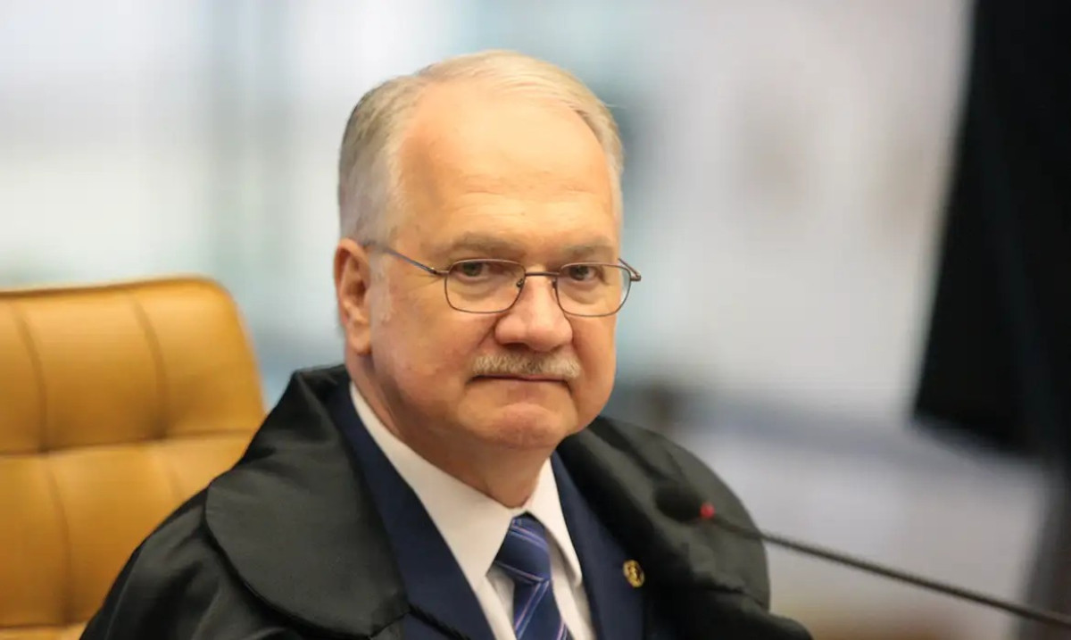 Fachin dá 24h para Mendonça levantar sigilo de todo caso Master