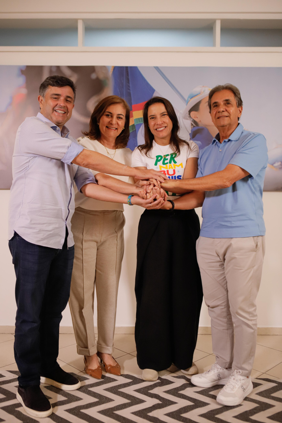 Prefeito Carlos Santana e todos os vereadores de Ipojuca confirmam apoio à reeleição de Raquel Lyra