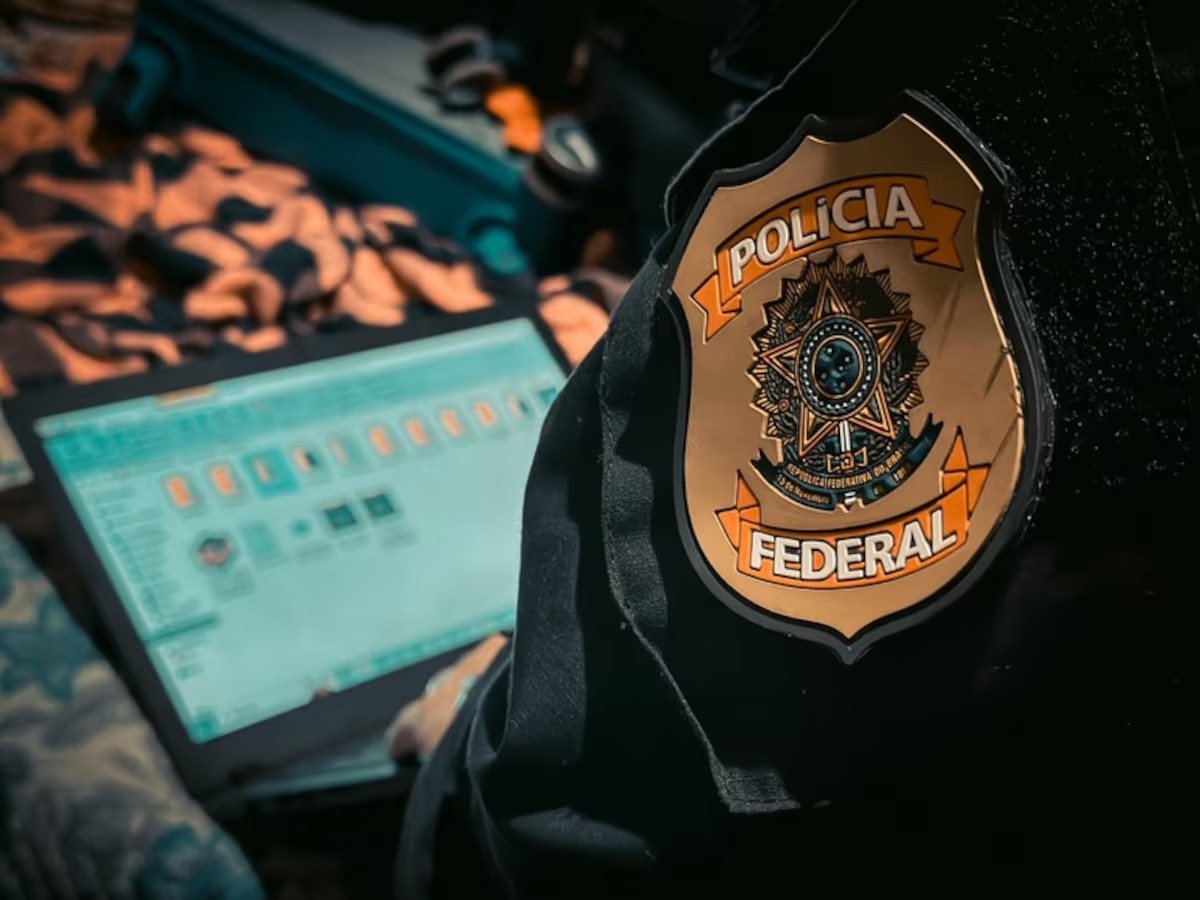 PF apreende 1,2 mil munições com policial investigado por ligação com Vorcaro