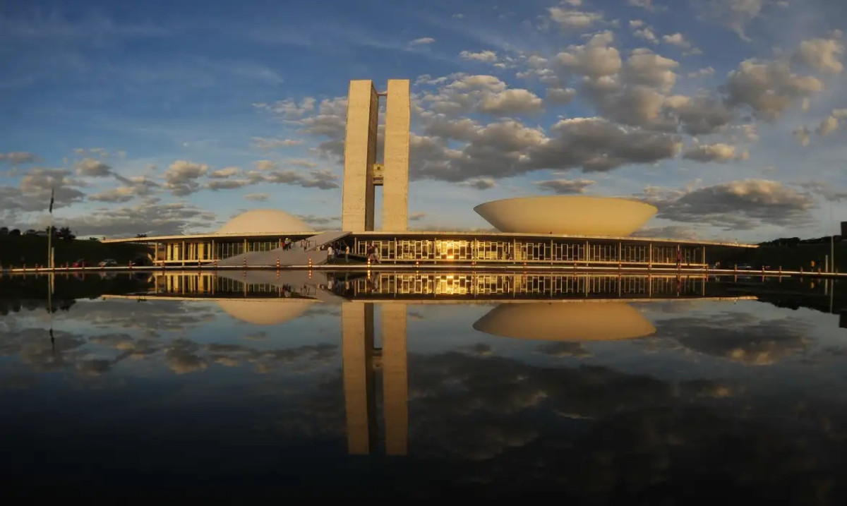 Congresso prevê votar fim da taxa das blusinhas em até 72 horas