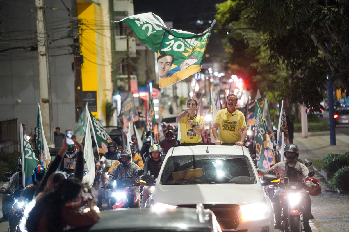 Gilson Machado e Gilson Filho abrem inauguração de comitês no interior com carreata