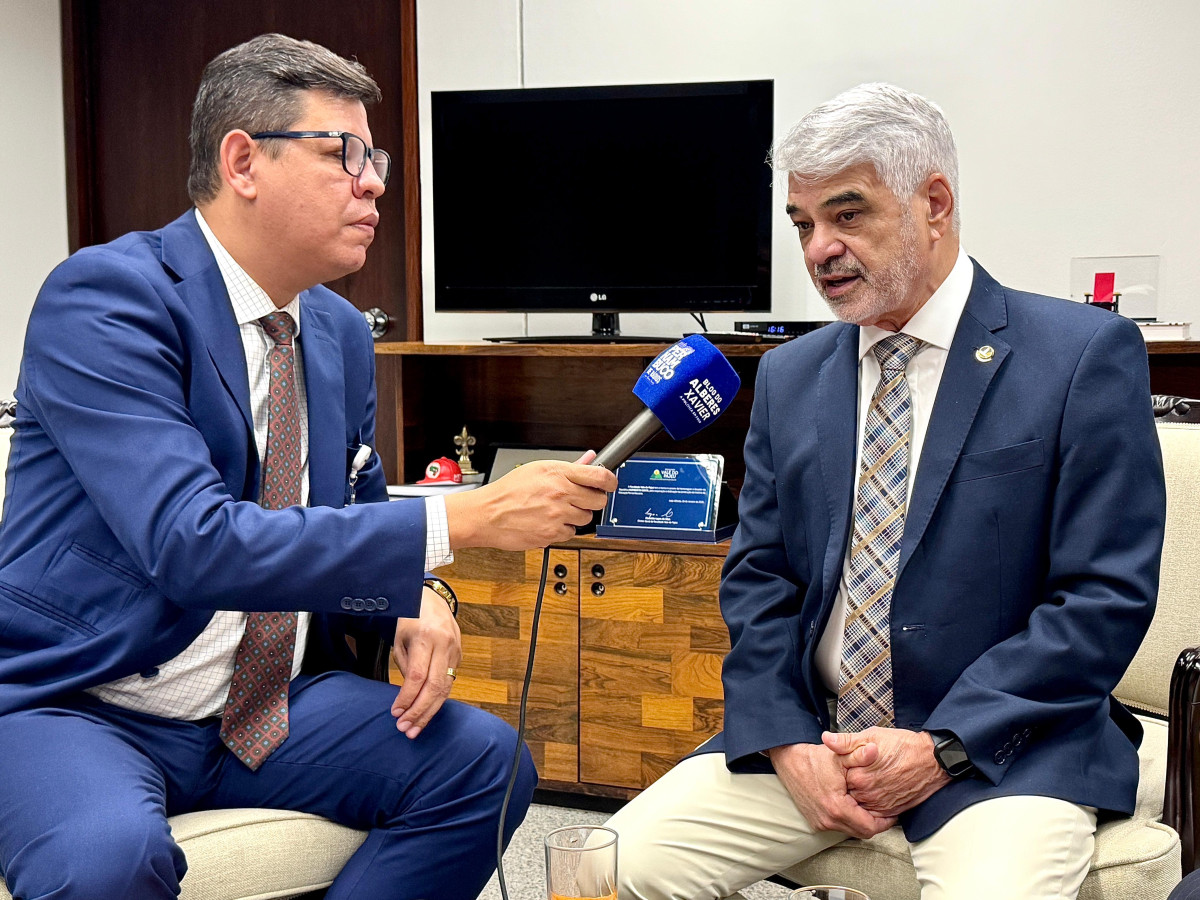 Coluna da quarta-feira: Humberto Costa repudia ataques a Raquel Lyra: “Foi uma coisa brutal, desumana, foram ataques de ordem pessoal”