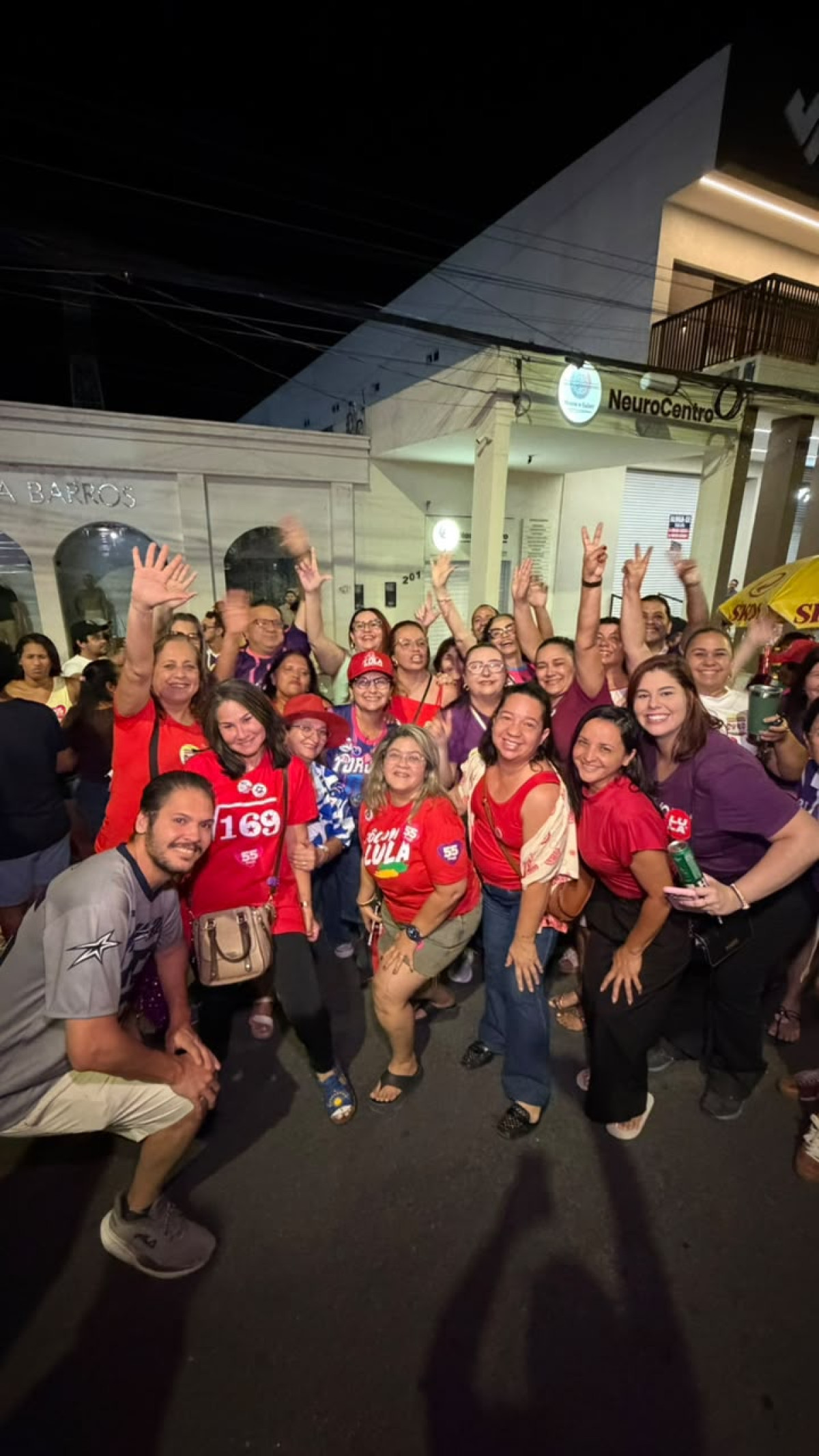 Time de Zeca toma as ruas de Arcoverde liderada por Nerianny em apoio à reeleição de Lula